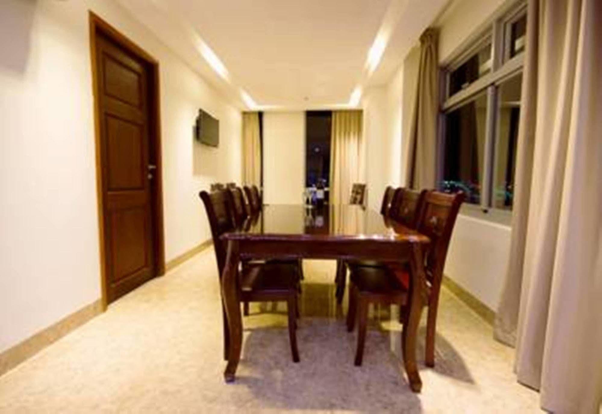 Oyo 236 Hoa Mai Boutique Hotel Da Nang Exterior foto